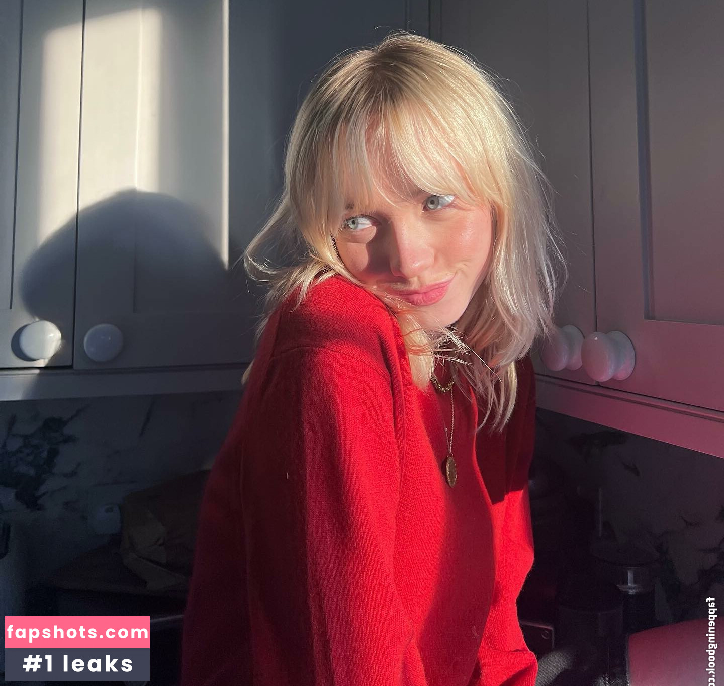 Lola Clark gallery photo #26