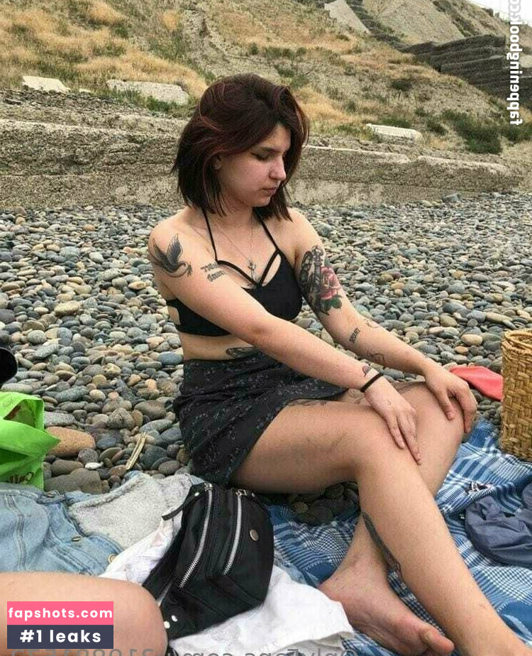 lola_deinnn nude babe gallery