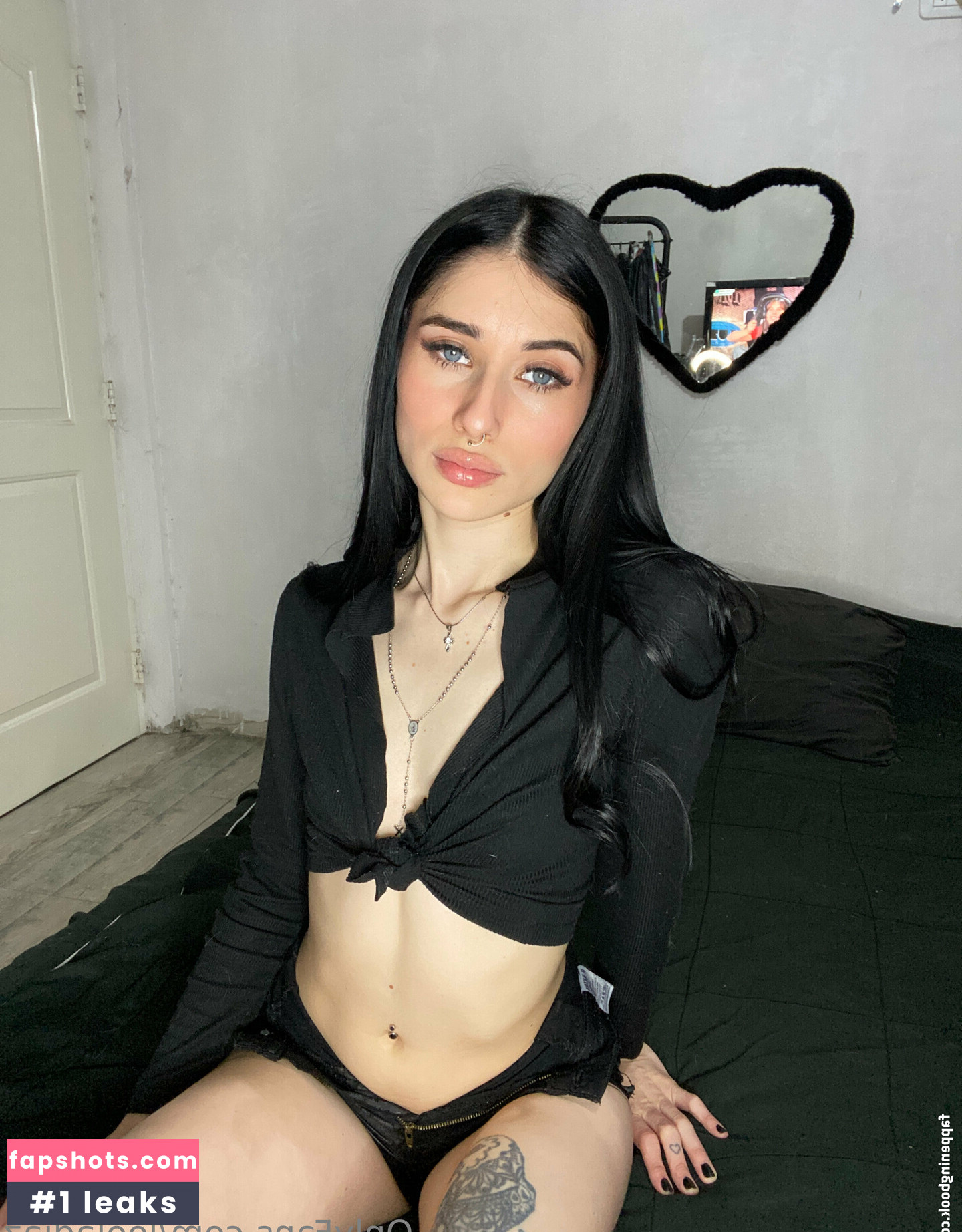 Lola Diaz gallery photo #25