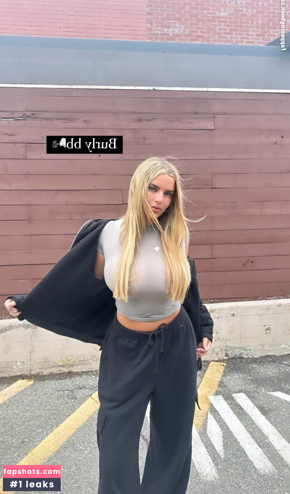 Lola Dubrul gallery photo #4