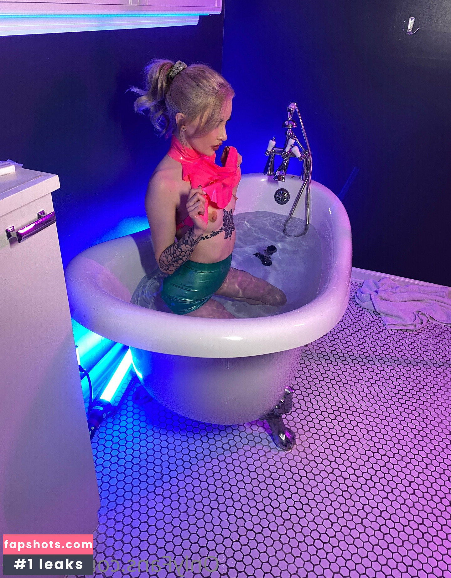 Lola Fae gallery photo #265