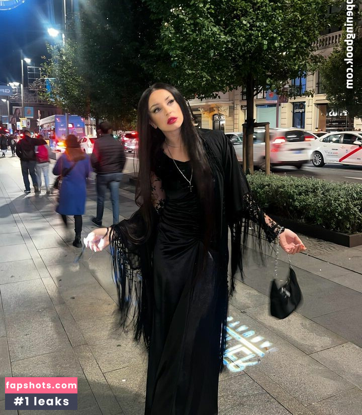 Lola Indigo gallery photo #15