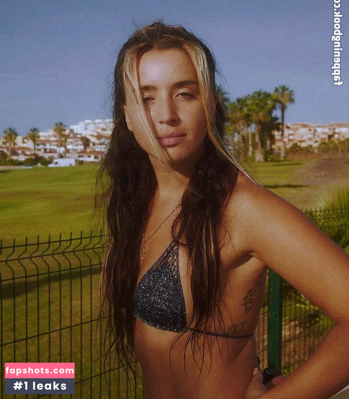 Lola Indigo gallery photo #4