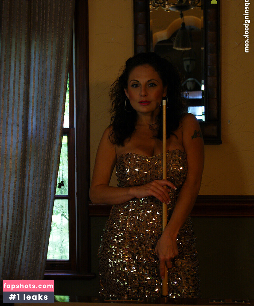 Lola Lynn gallery photo #6