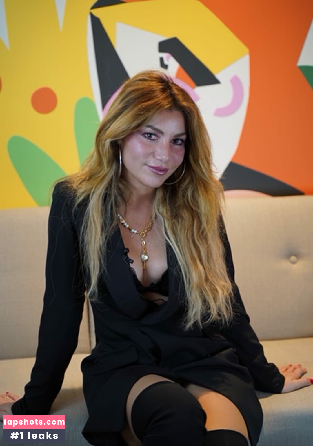 Lola Marois gallery photo #15