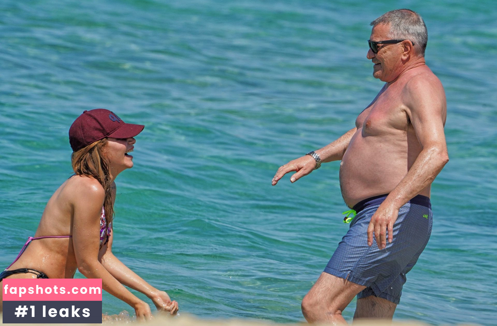 Lola Marois gallery photo #20