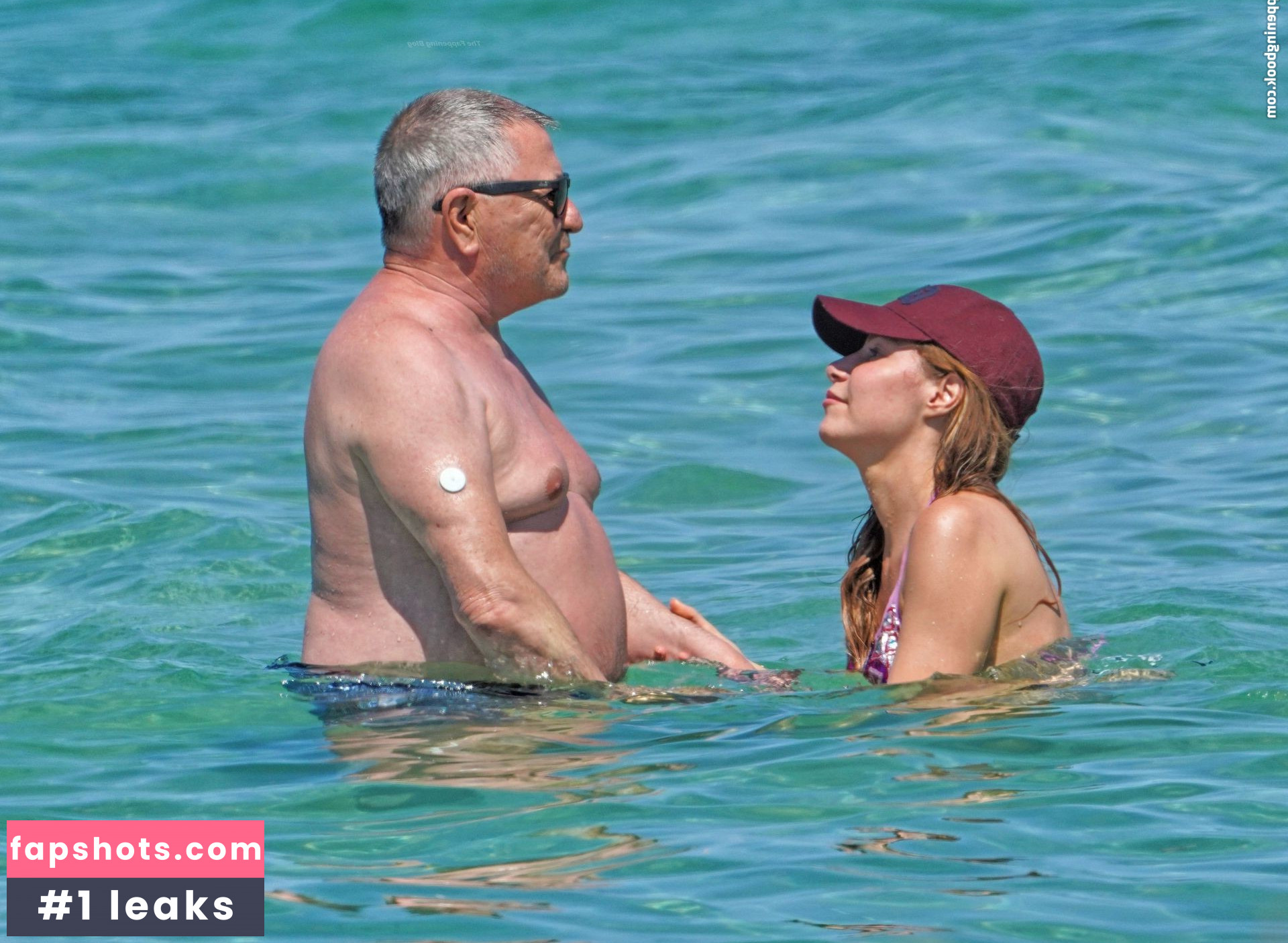 Lola Marois gallery photo #29