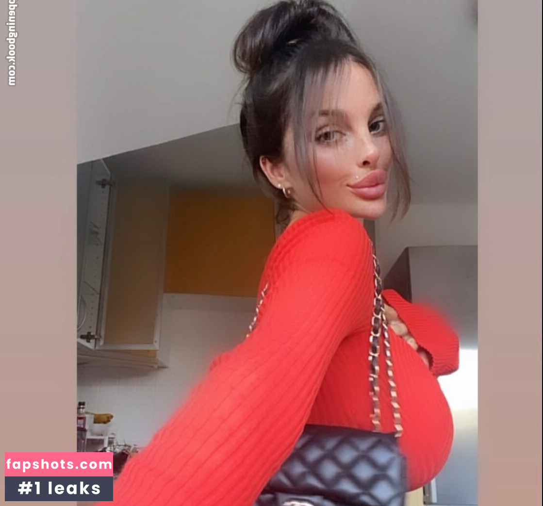 lola_official gallery photo #19