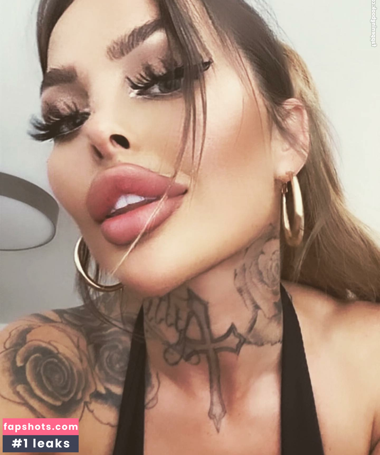 lola_official gallery photo #31