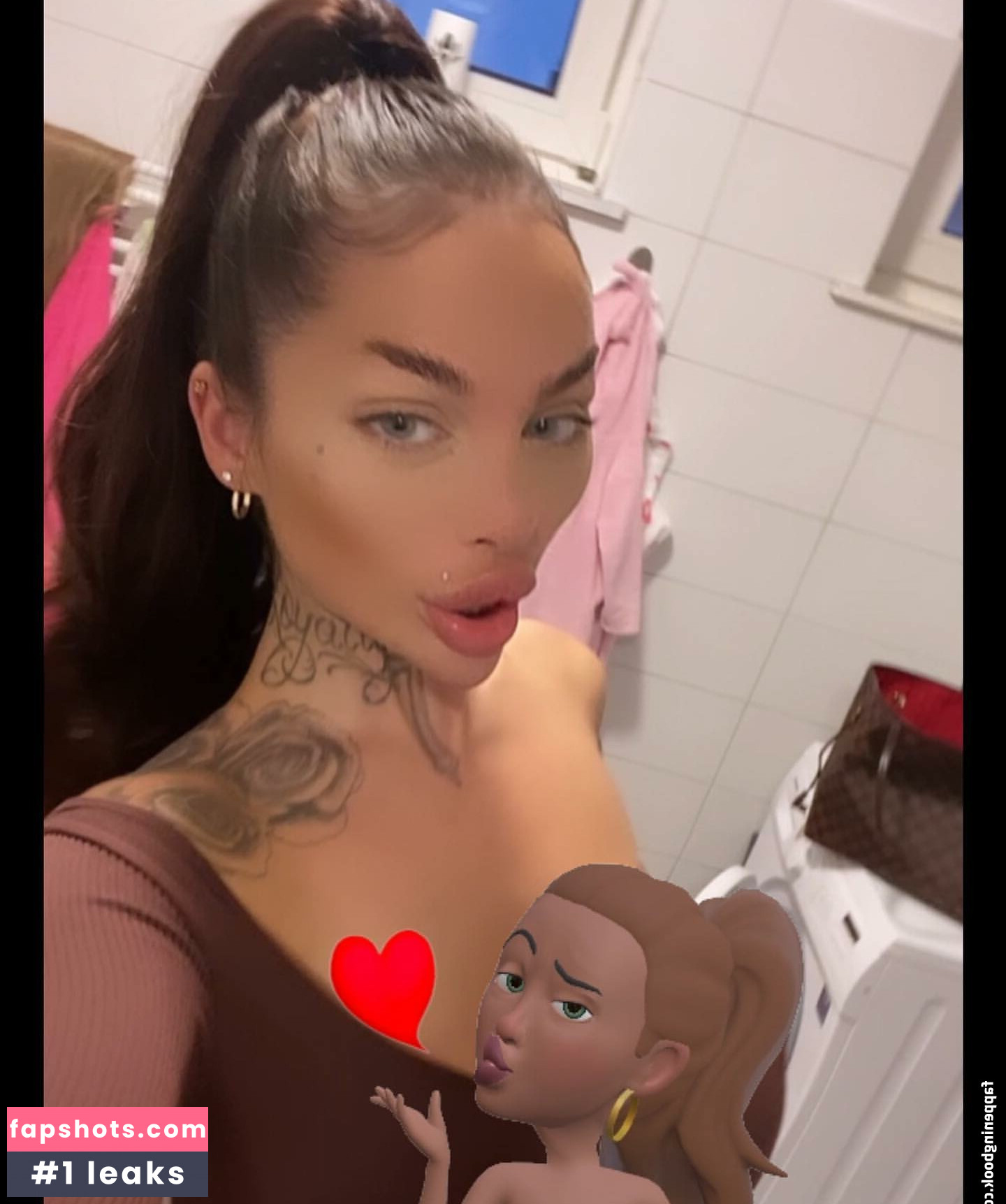 lola_official gallery photo #45