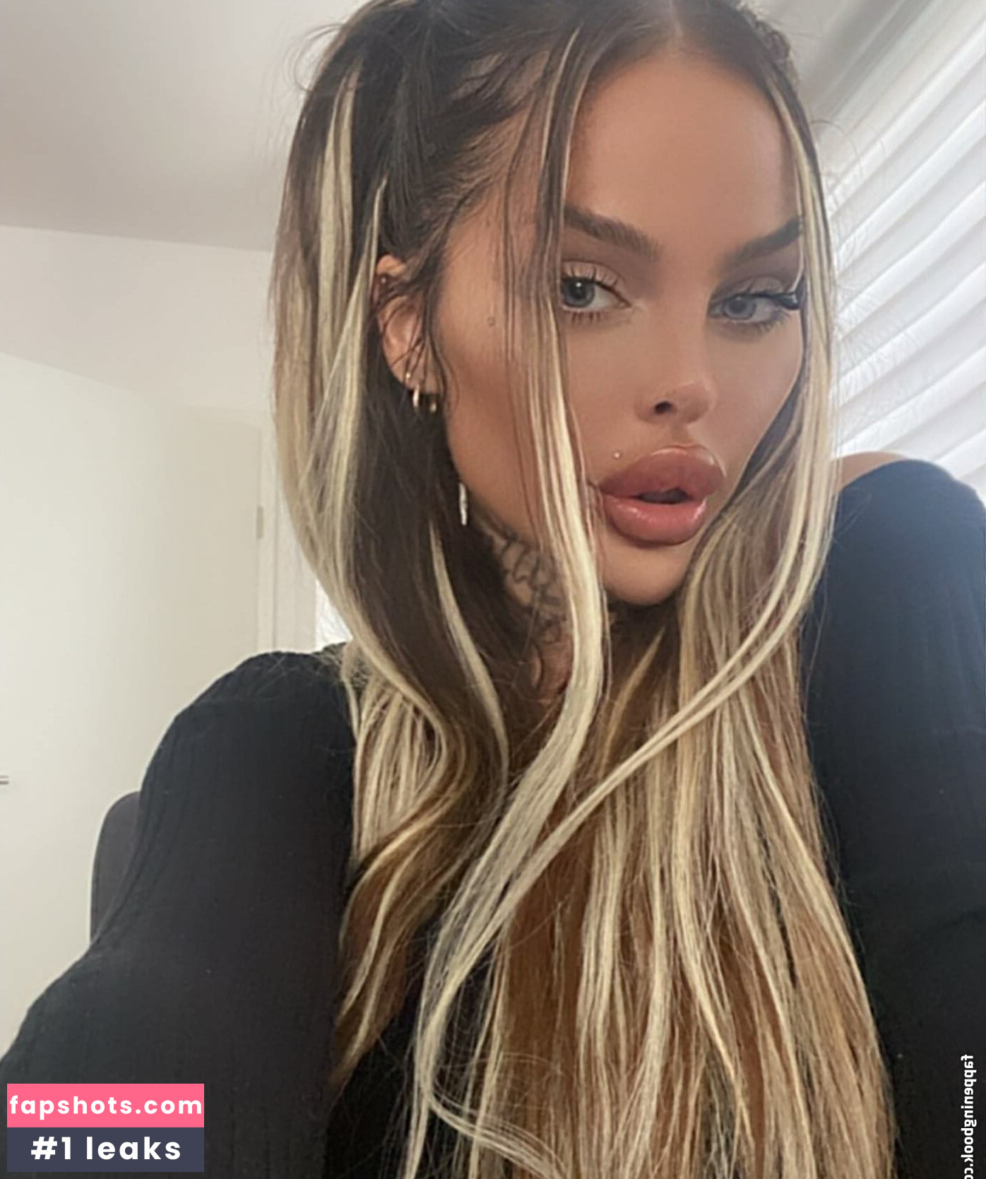 lola_official gallery photo #48