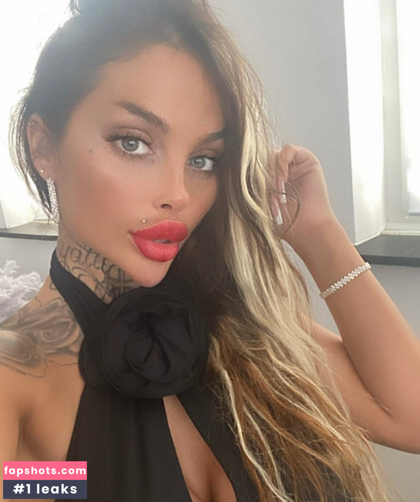 lola_official gallery photo #53