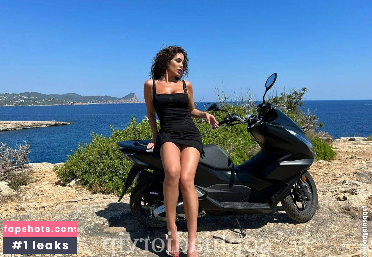 lola_redly gallery photo #137