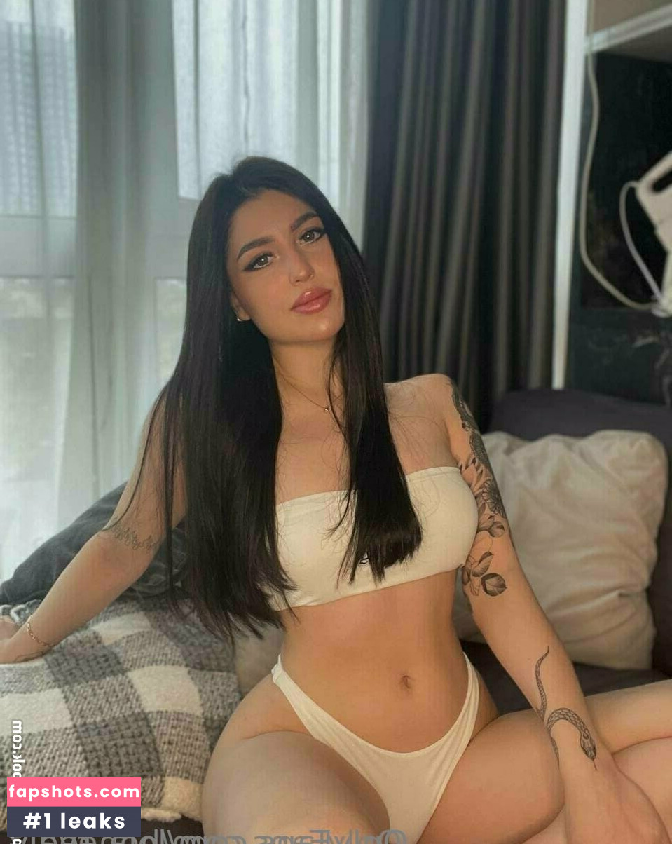 lola_redly gallery photo #152