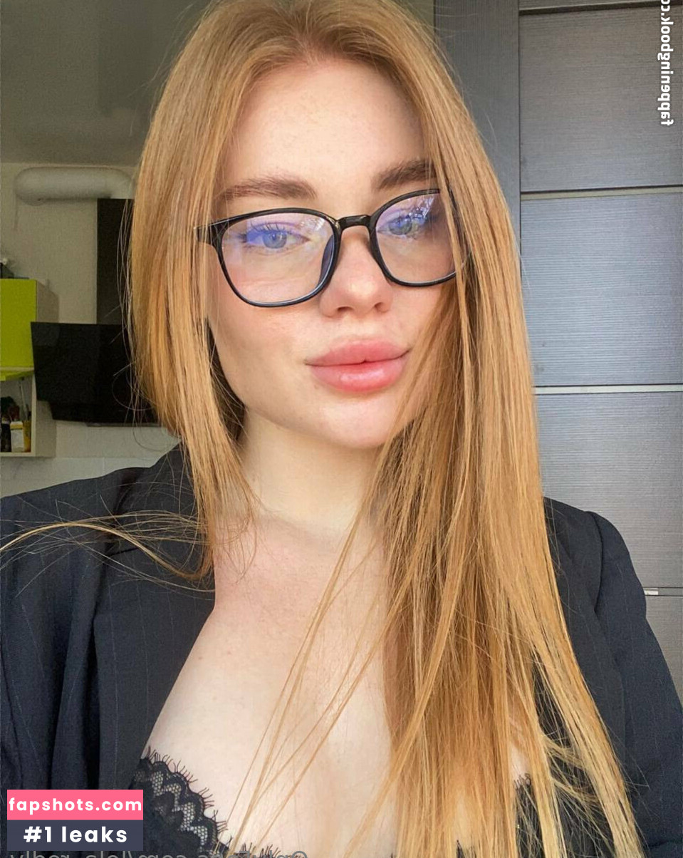 lola_redly gallery photo #19