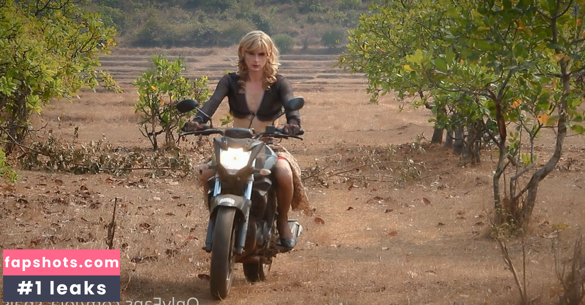 lola_spais gallery photo #28