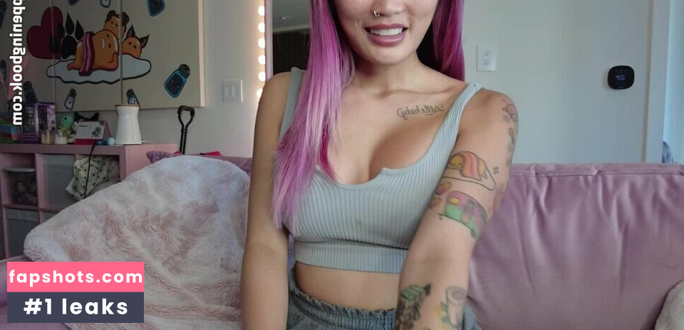 Lola Tessa gallery photo #2