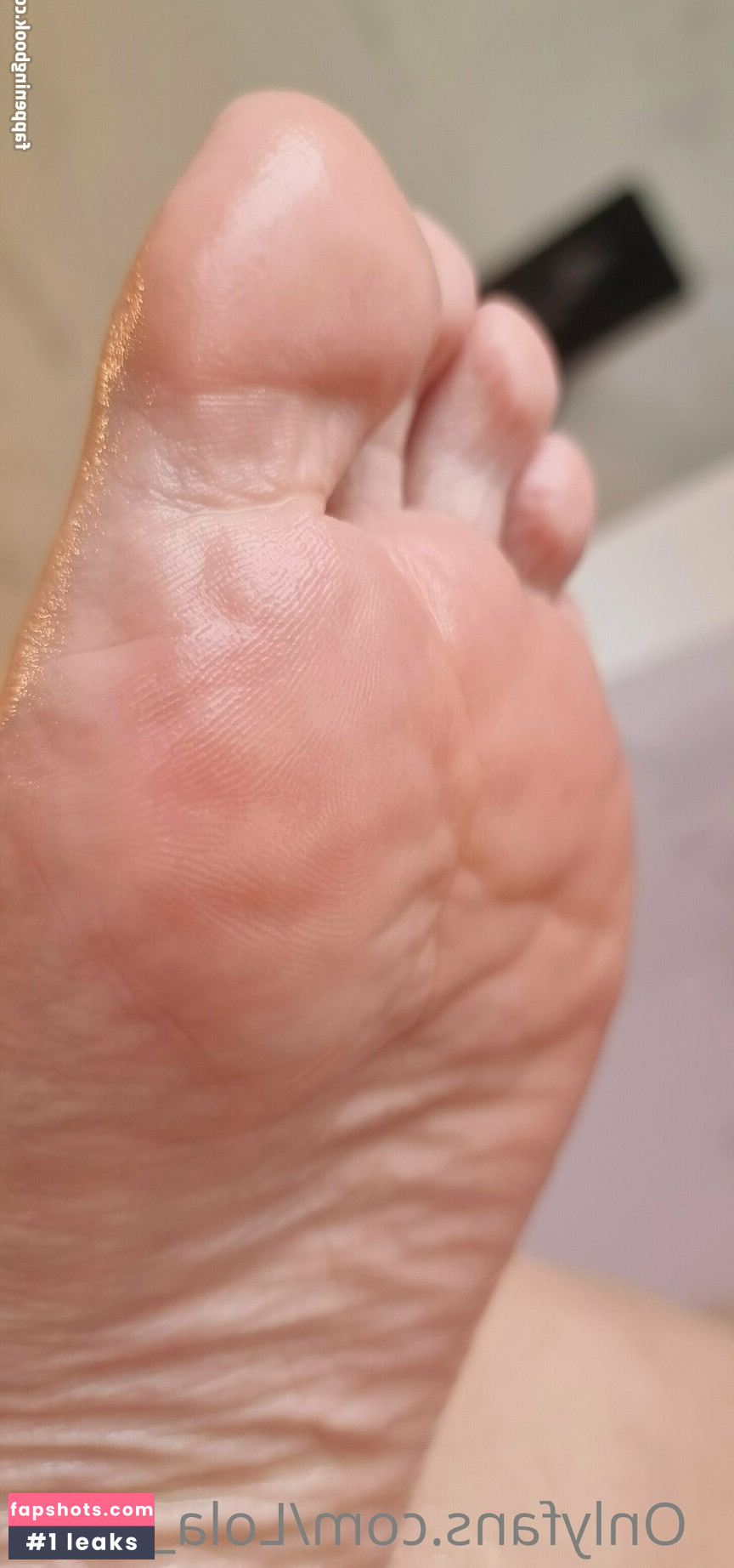 lola_ward gallery photo #24