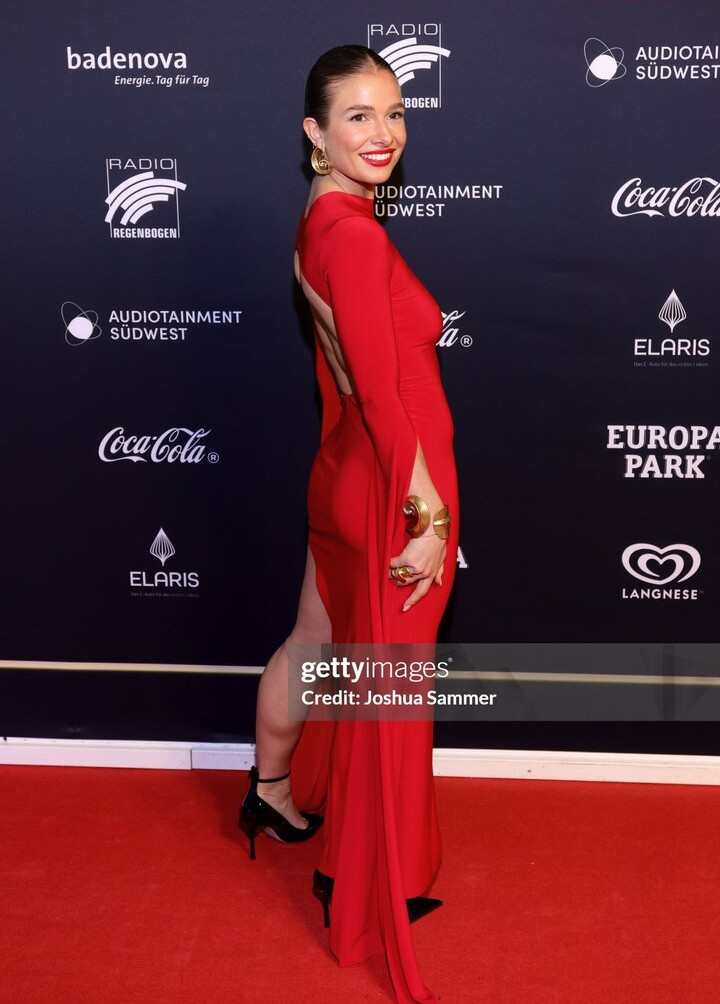 lola-weippert gallery photo #296