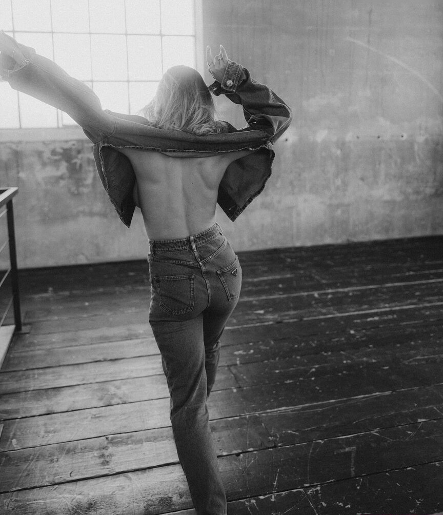 lola-weippert gallery photo #308