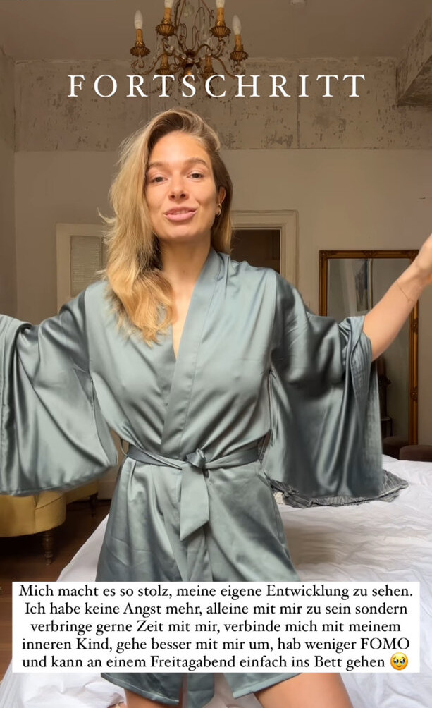 lola-weippert gallery photo #405