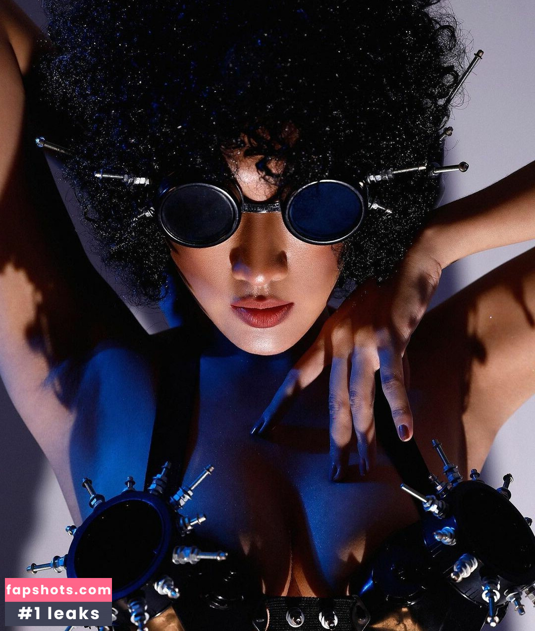 Lola Zieta gallery photo #6