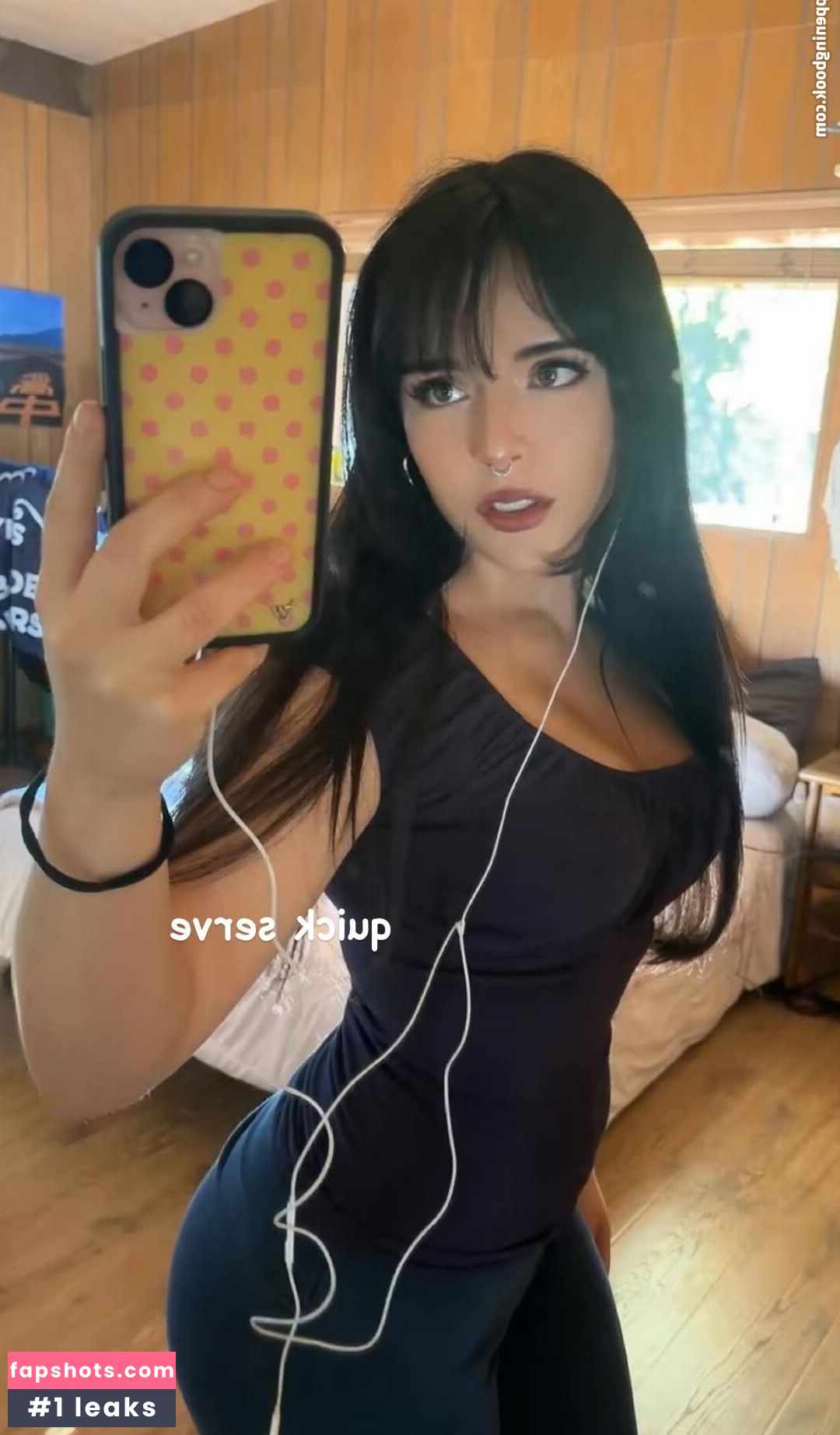 lolabunnyz gallery photo #2