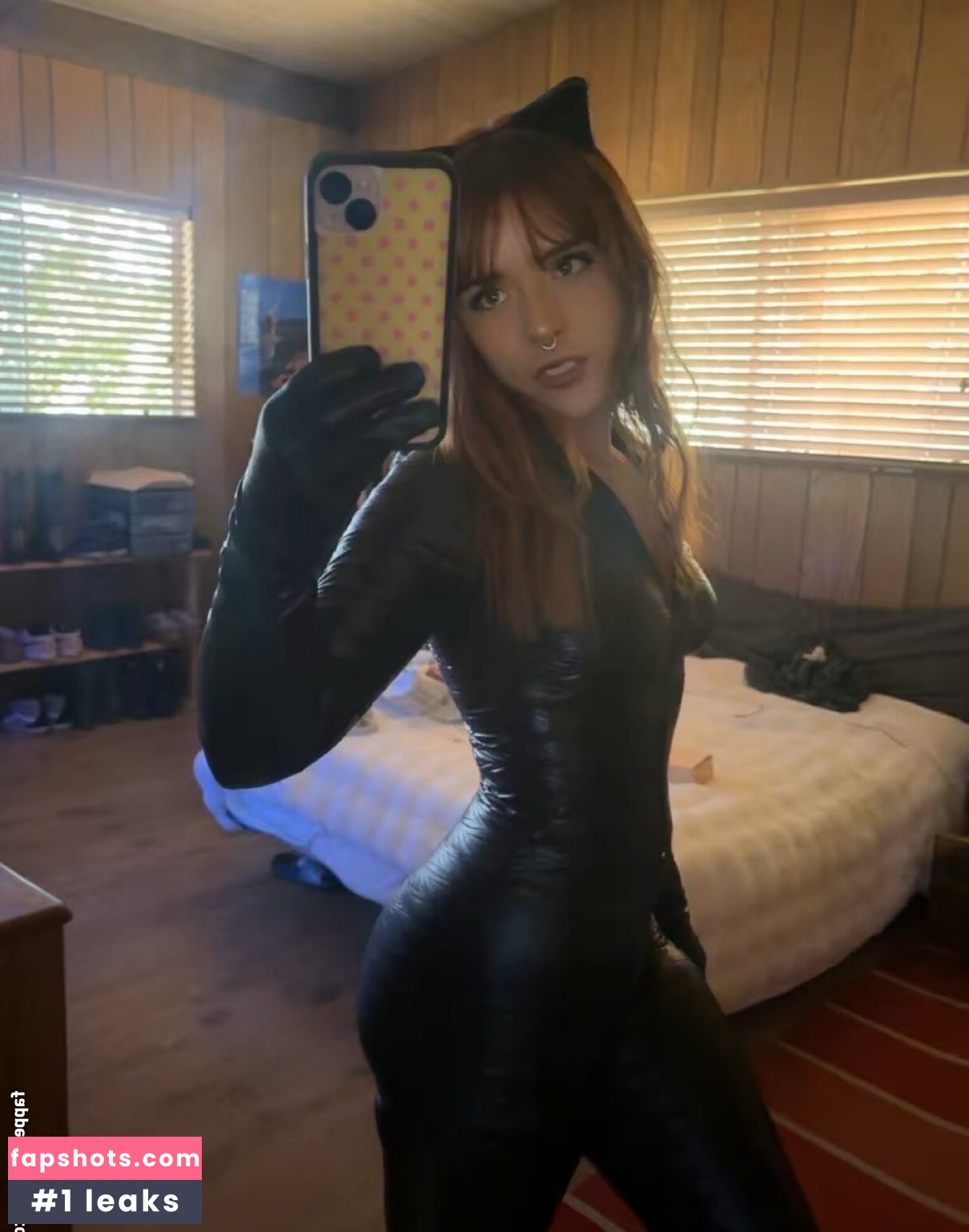 lolabunnyz gallery photo #3