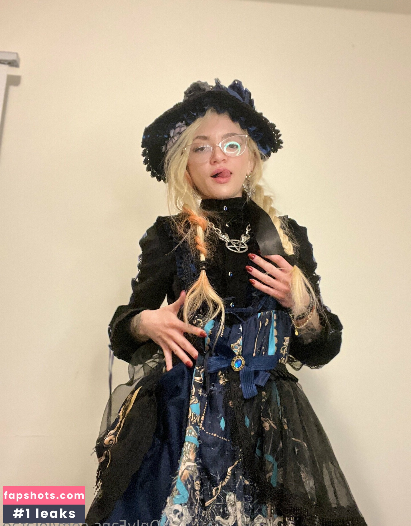 lolafae gallery photo #19