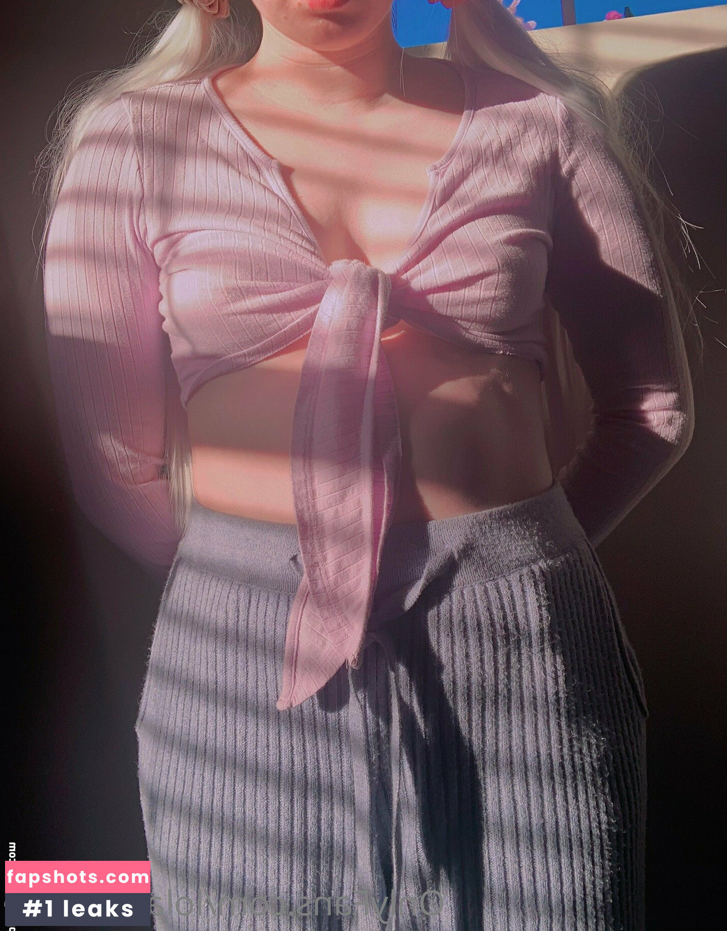 lolafawnfree gallery photo #2