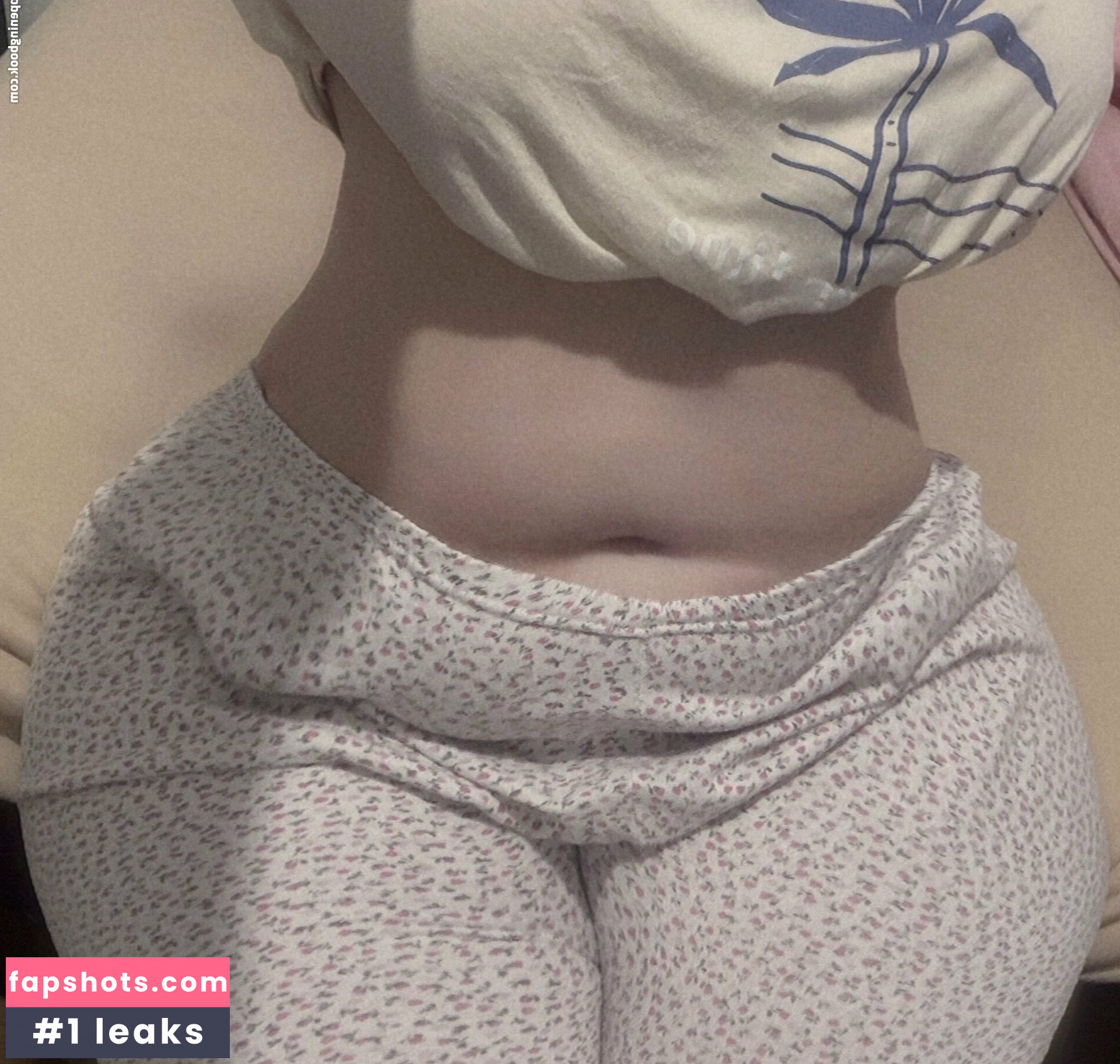 LolaPinky gallery photo #3