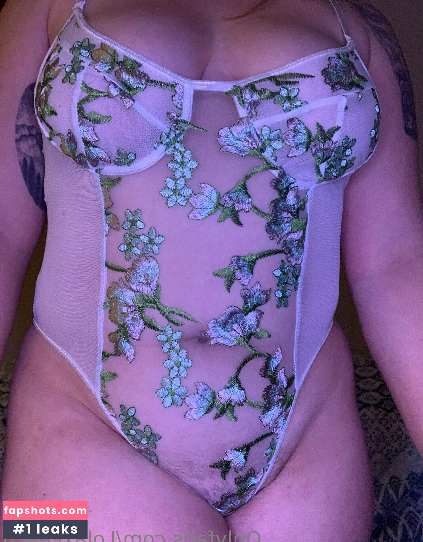 LolaxPeach gallery photo #29