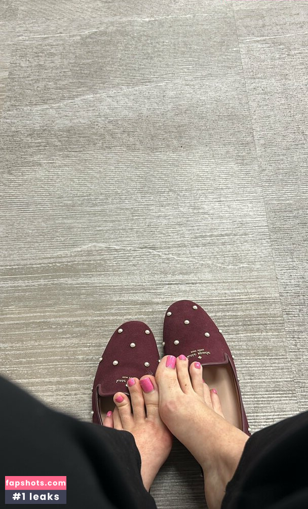 lollietoes_92_vip Filtración Desnuda OnlyFans Foto #2 - Fapshots