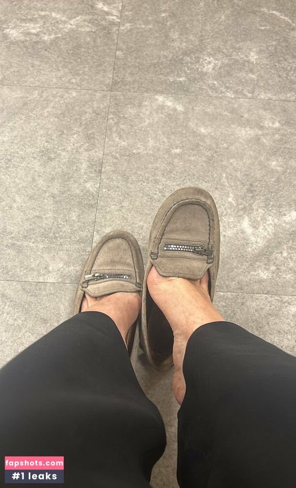 lollietoes_92_vip Filtración Desnuda OnlyFans Foto #24 - Fapshots