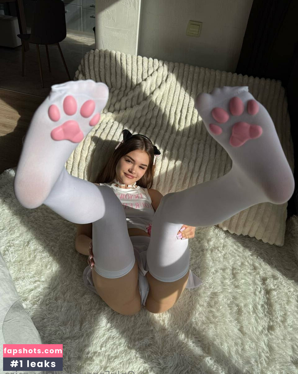 lolly_mira gallery photo #9