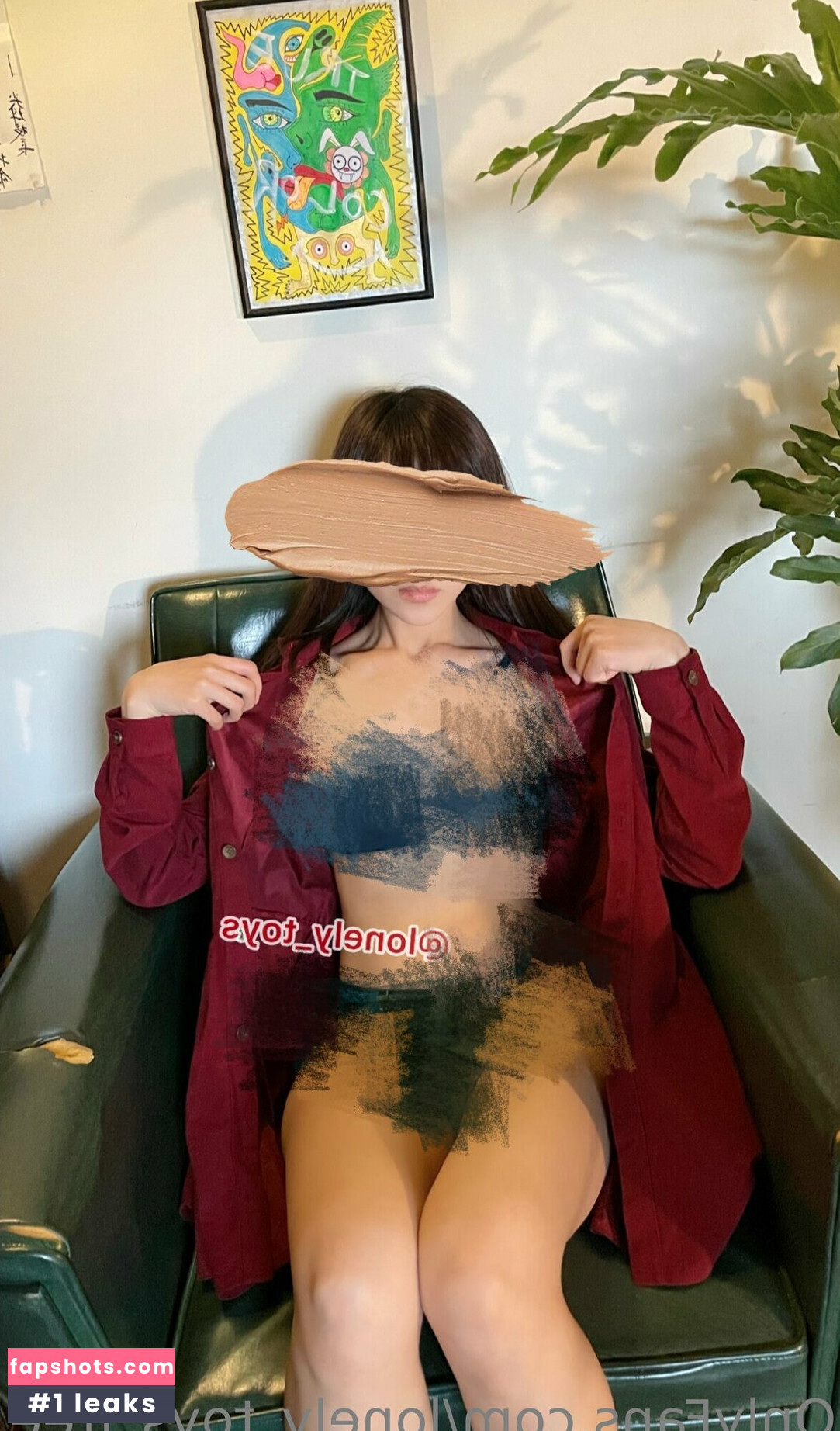 lonely_toys_free gallery photo #37