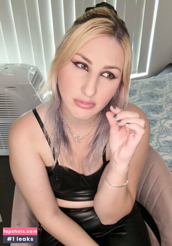 lonelygamergal gallery photo #9