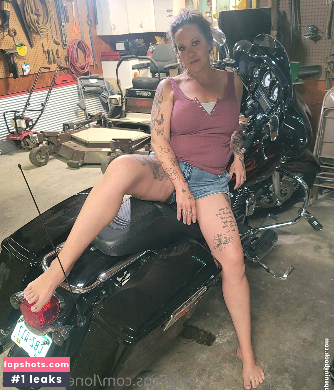 Lonelygirljules Nude Leaks OnlyFans Photos #17 - LeakJerk