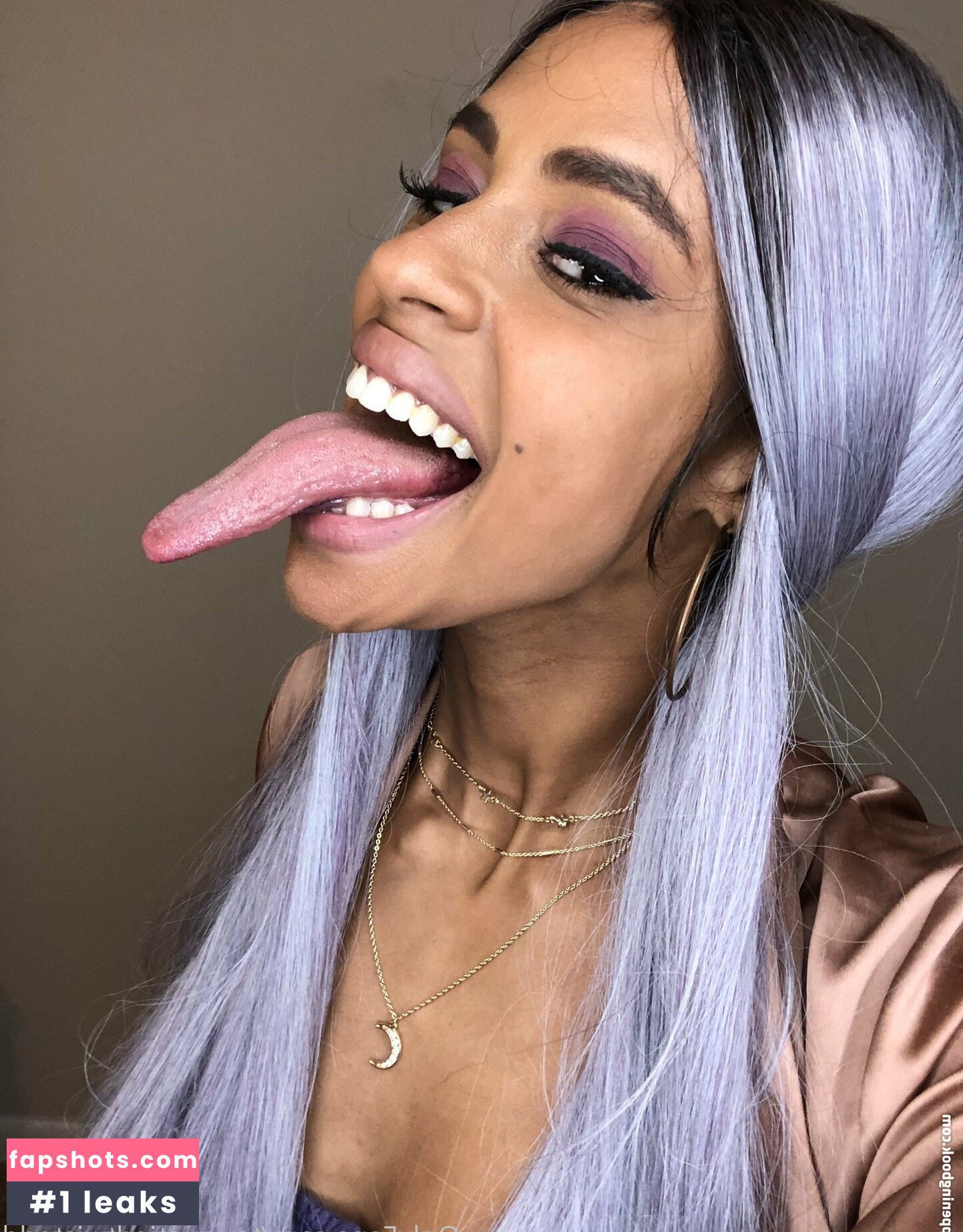 Long Tongue Fetish gallery photo #11