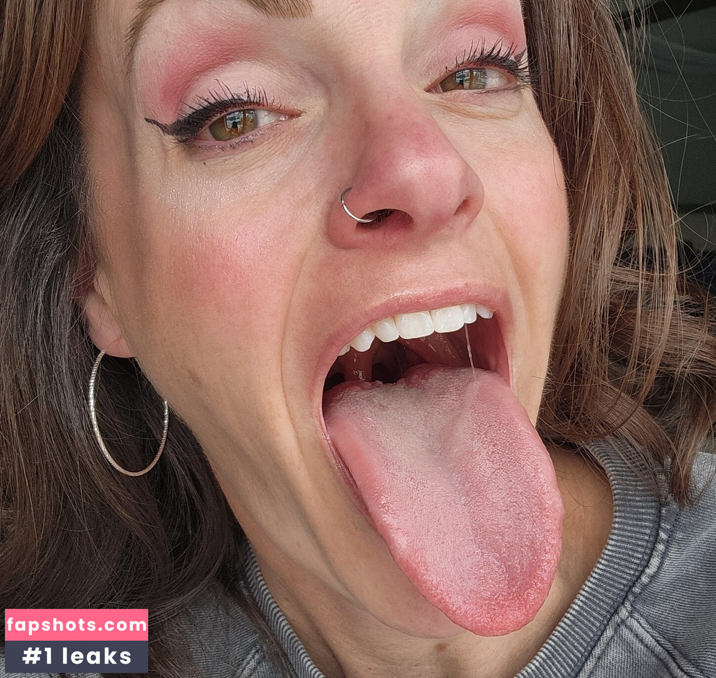 Long Tongue Fetish gallery photo #40