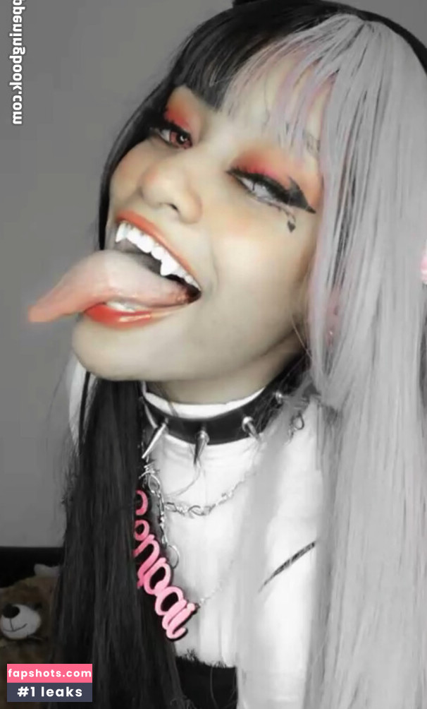 Long Tongue Fetish gallery photo #48