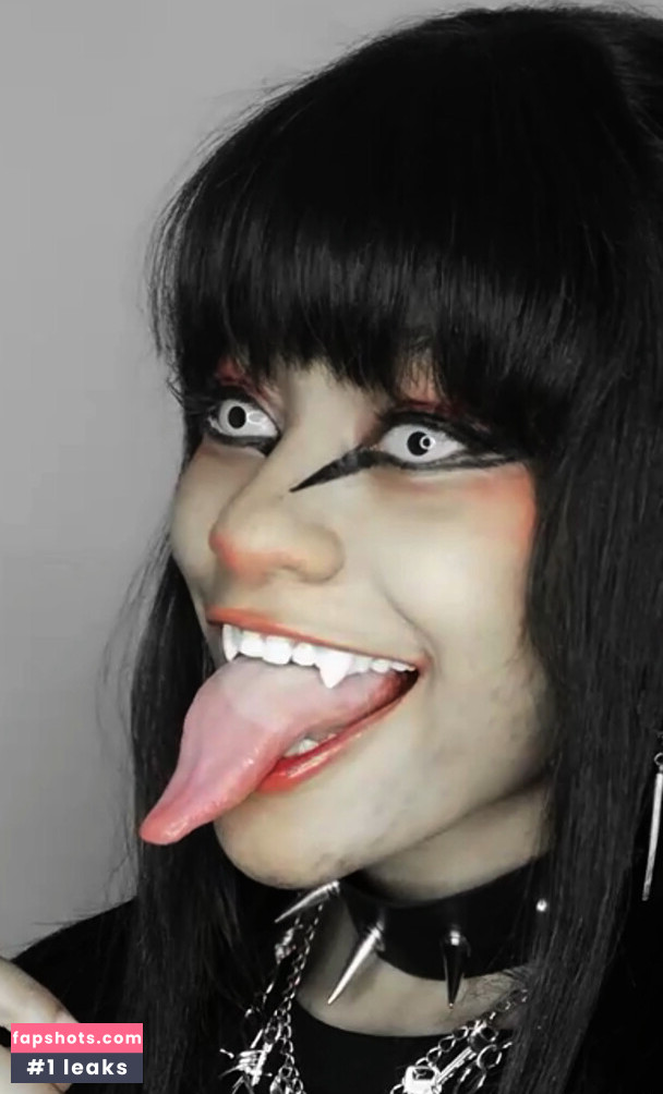 Long Tongue Fetish gallery photo #53