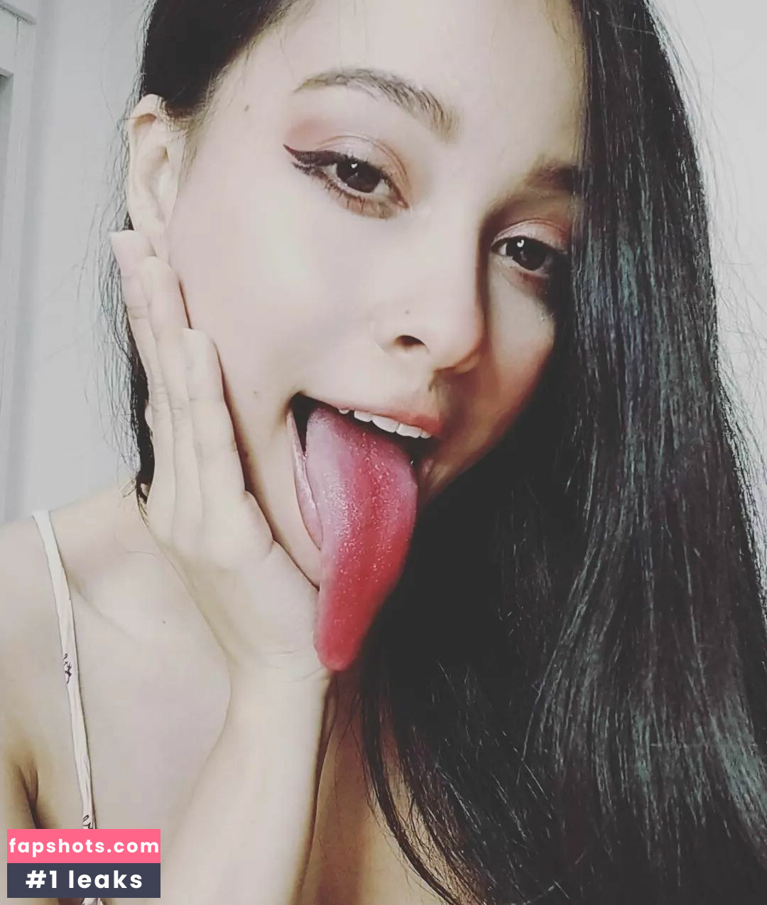 Long Tongue Fetish gallery photo #65
