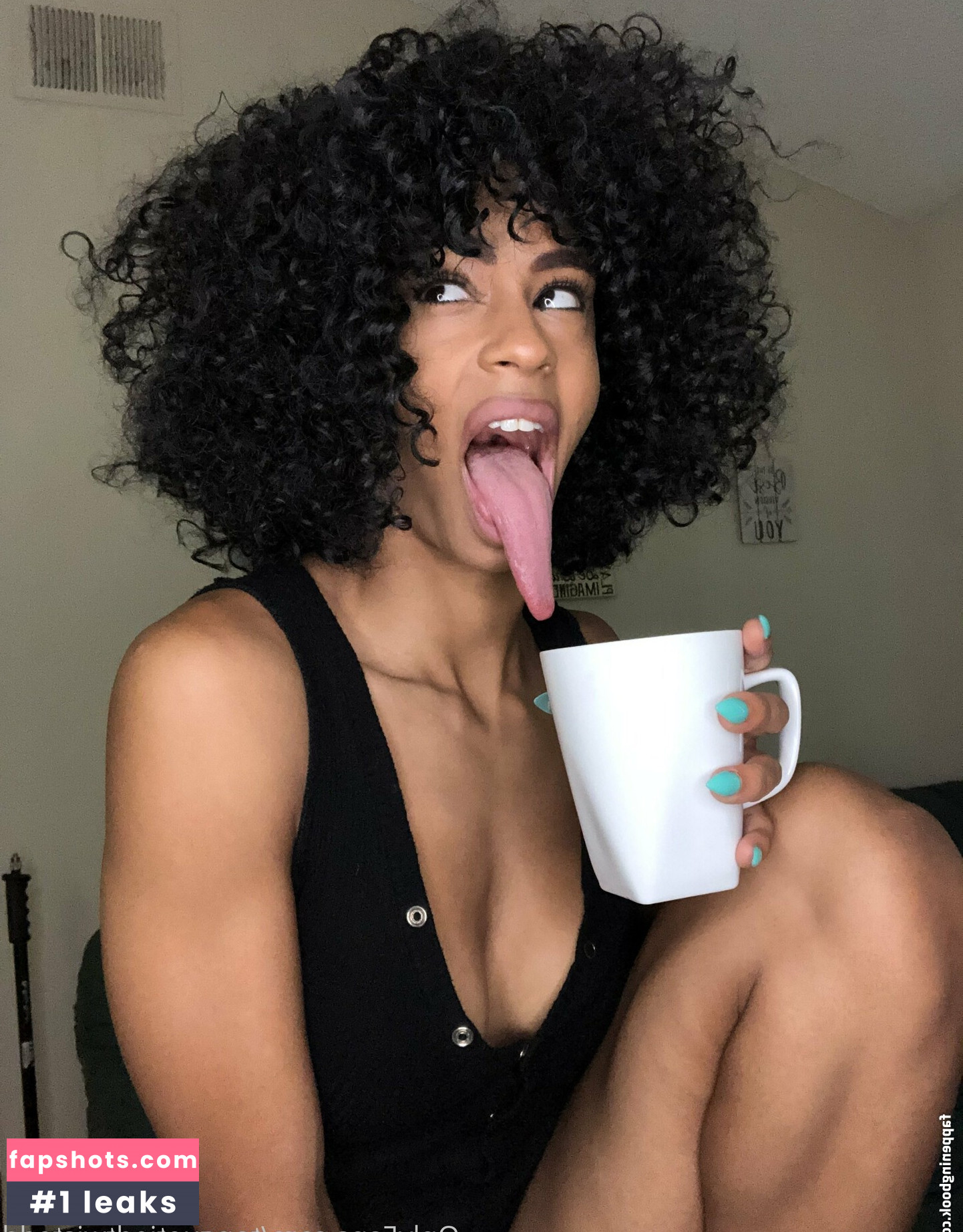 Long Tongue Fetish gallery photo #8