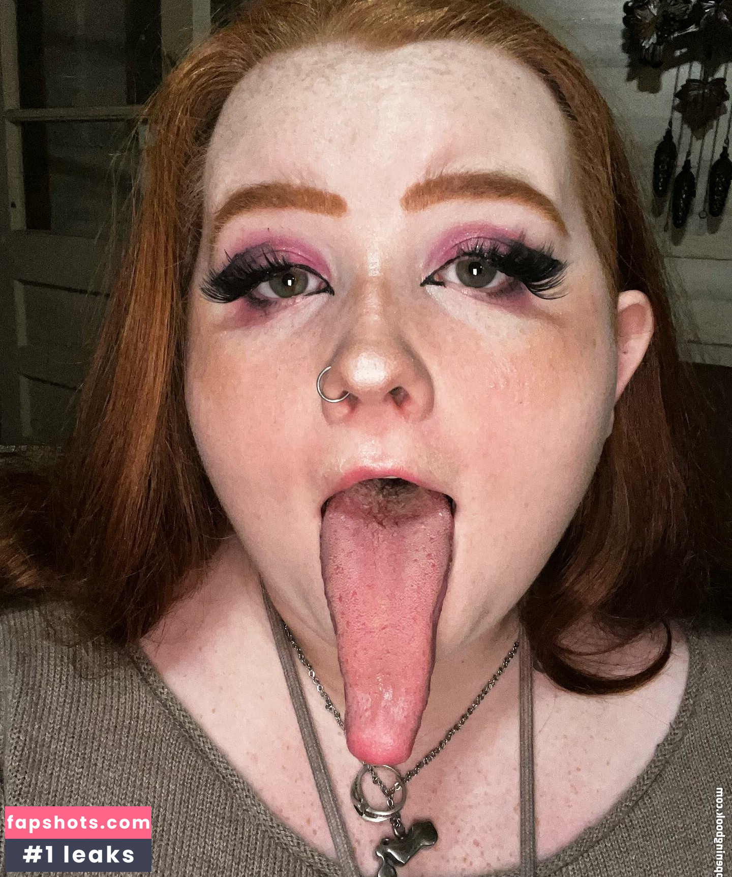 Long Tongue Fetish gallery photo #75