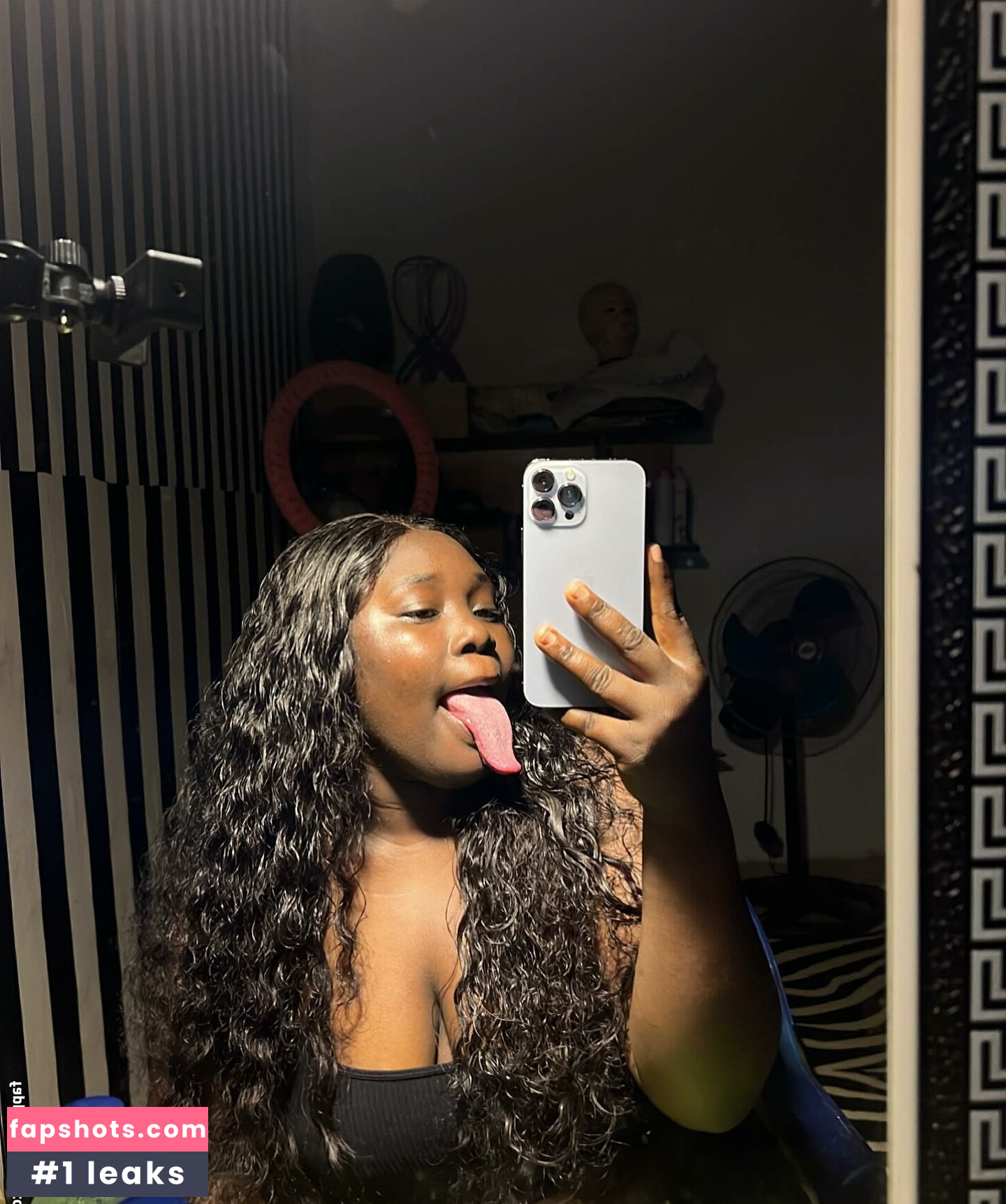 Long Tongue Fetish gallery photo #79