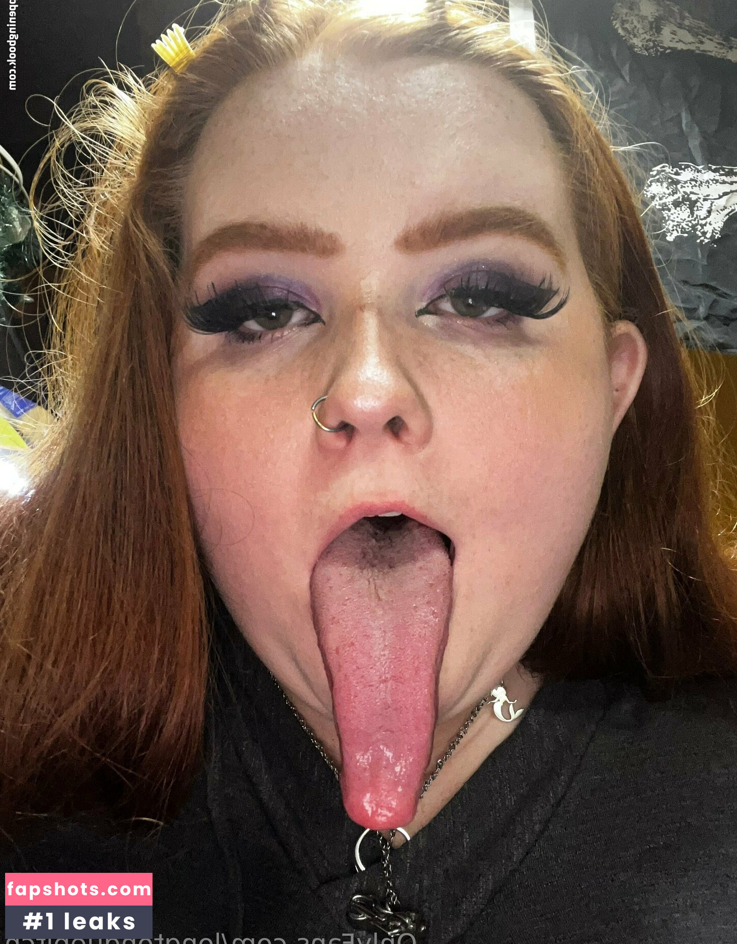 Longtonguebitch gallery photo #3