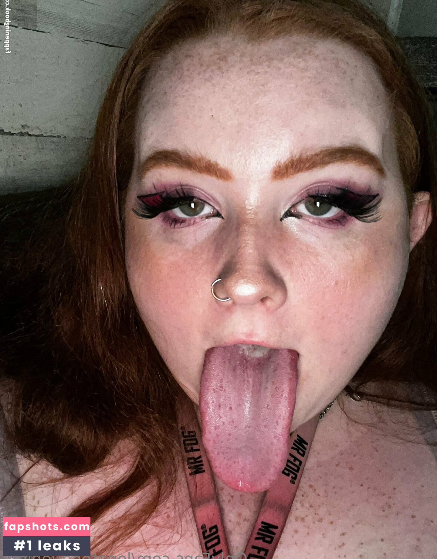 Longtonguebitch gallery photo #9