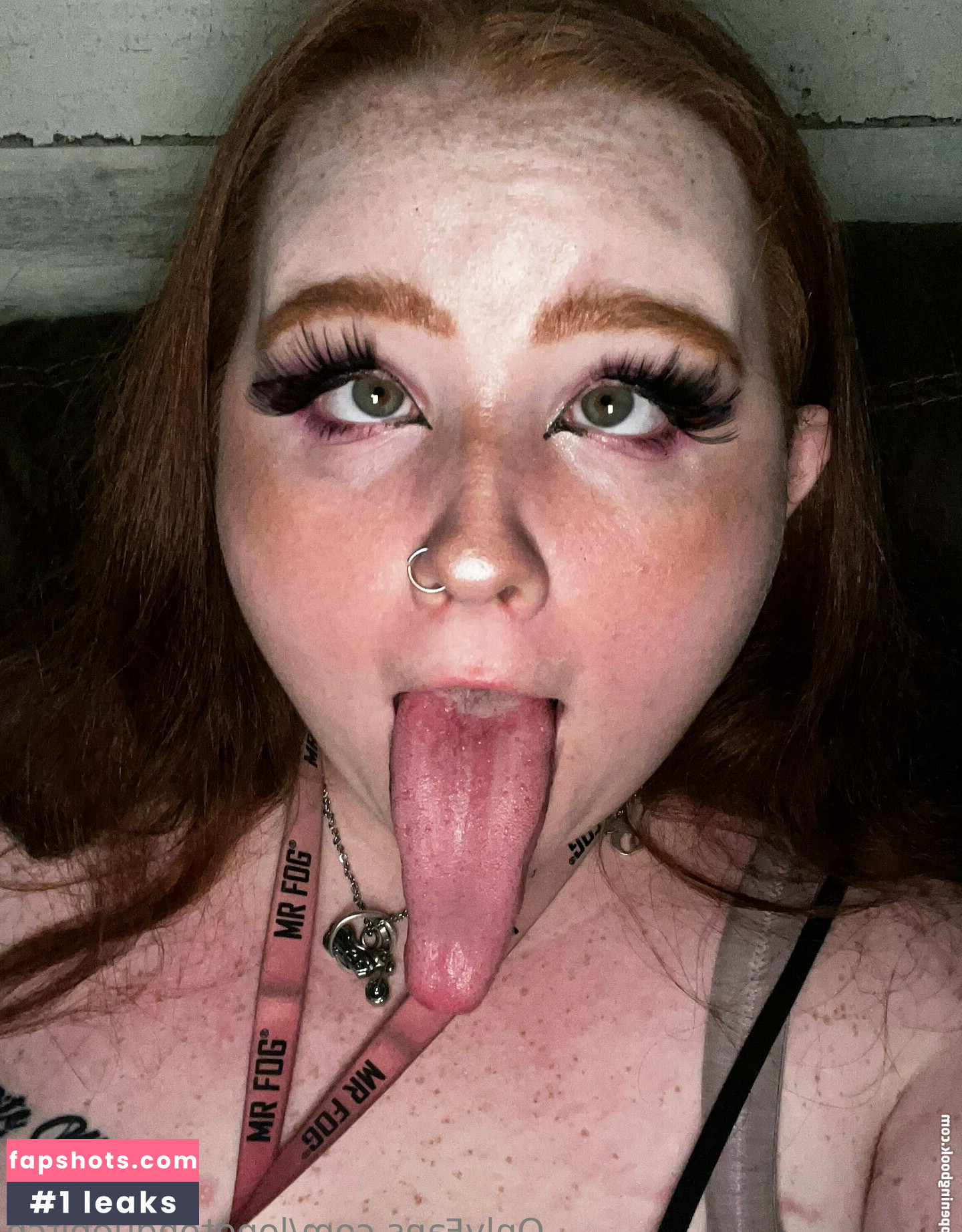 Longtonguebitch gallery photo #10