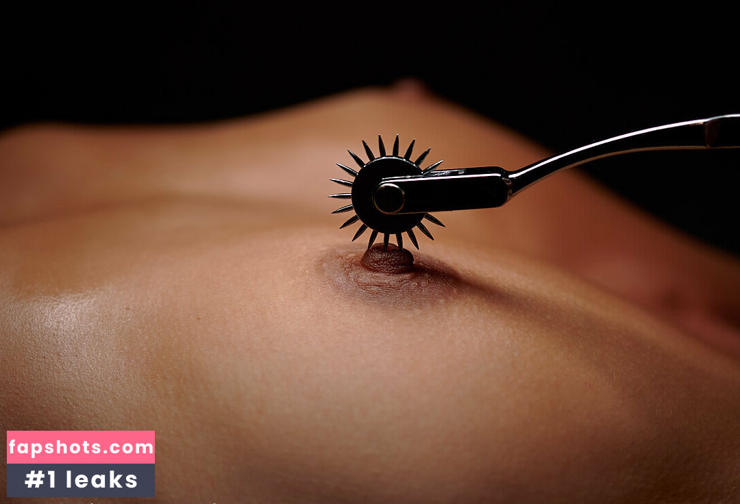 loracr0ss Nude Leaks OnlyFans Photos #11 - LeakJerk